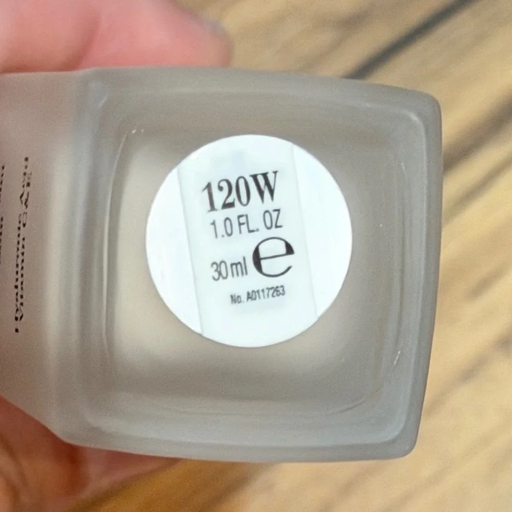 Elizabeth Arden Flawless Finish Foundation Women 1oz 120W Hyaluronic Acid Glowy